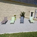 Les Du Val *